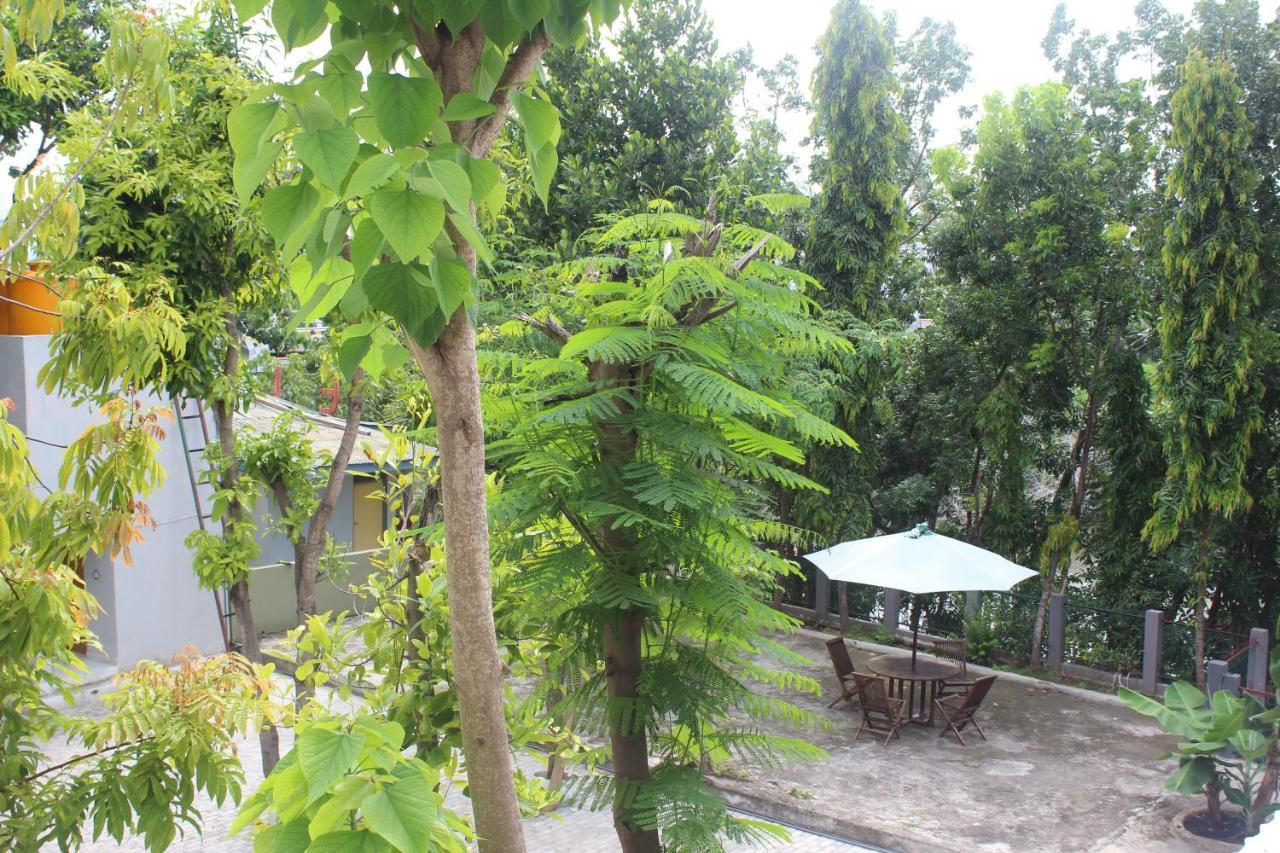 Pondok Wisata Dan Restoran Elim Ваингапу Экстерьер фото