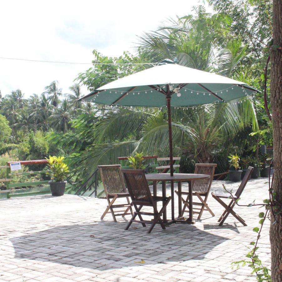Pondok Wisata Dan Restoran Elim Ваингапу Экстерьер фото