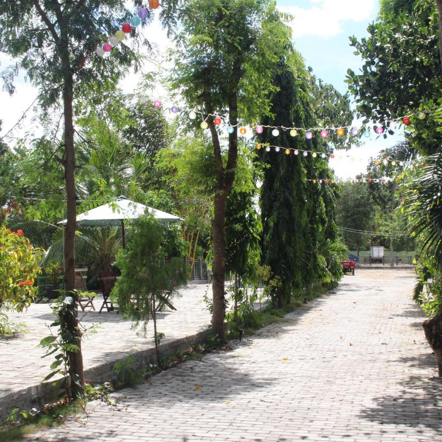 Pondok Wisata Dan Restoran Elim Ваингапу Экстерьер фото